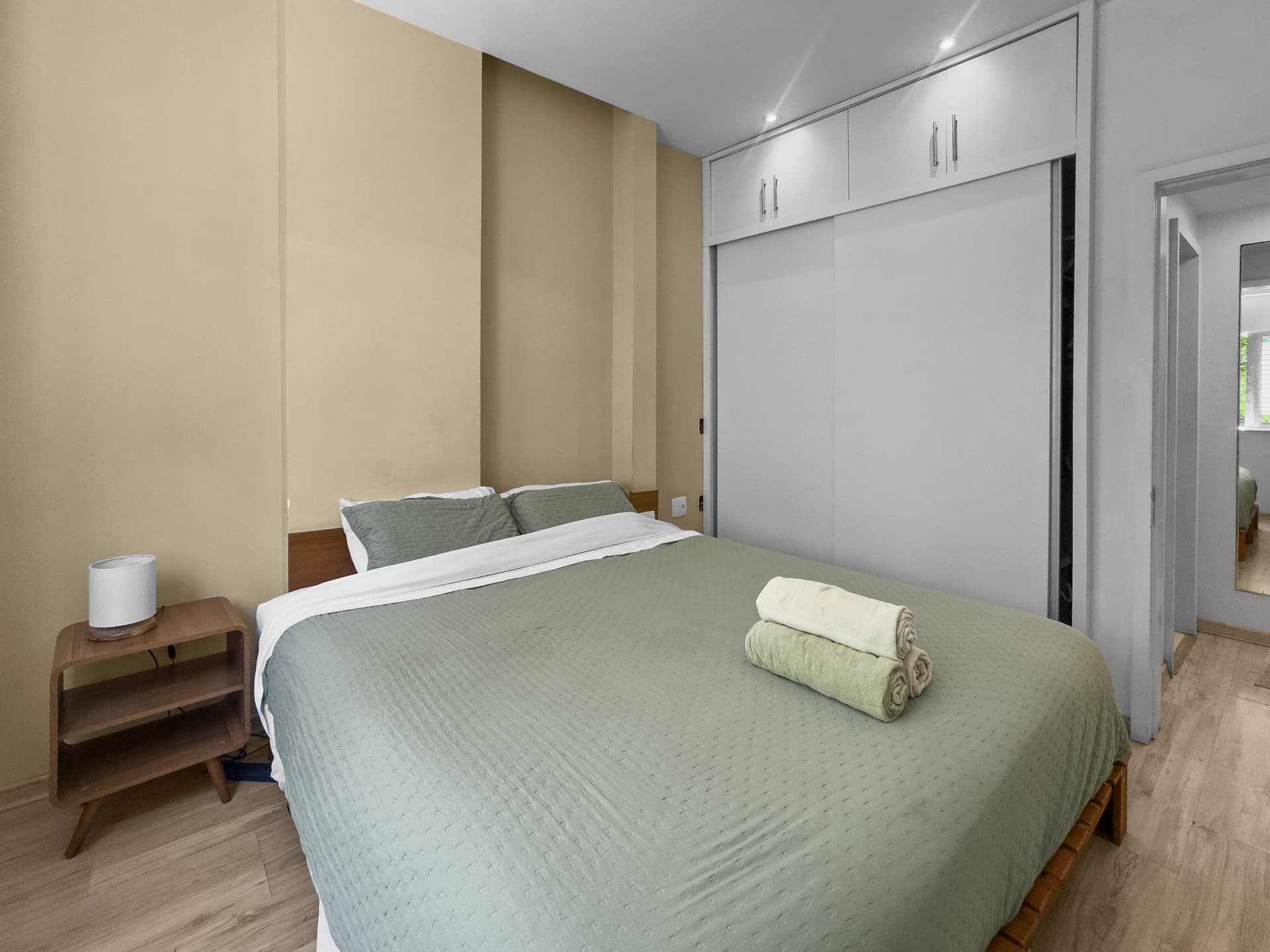 Huge Surf Loft with King Bed + Jacuzzi - 3