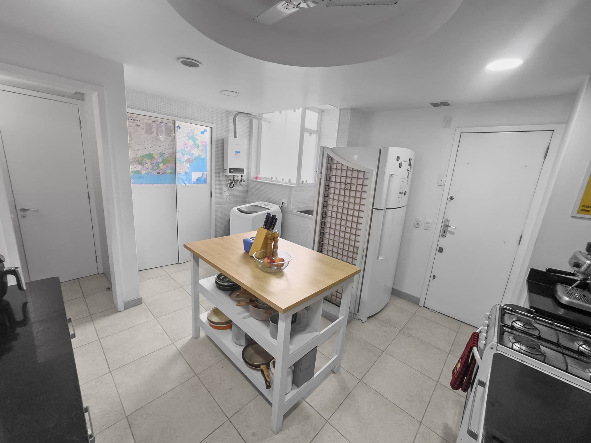 Huge Surf Loft with King Bed + Jacuzzi - 5