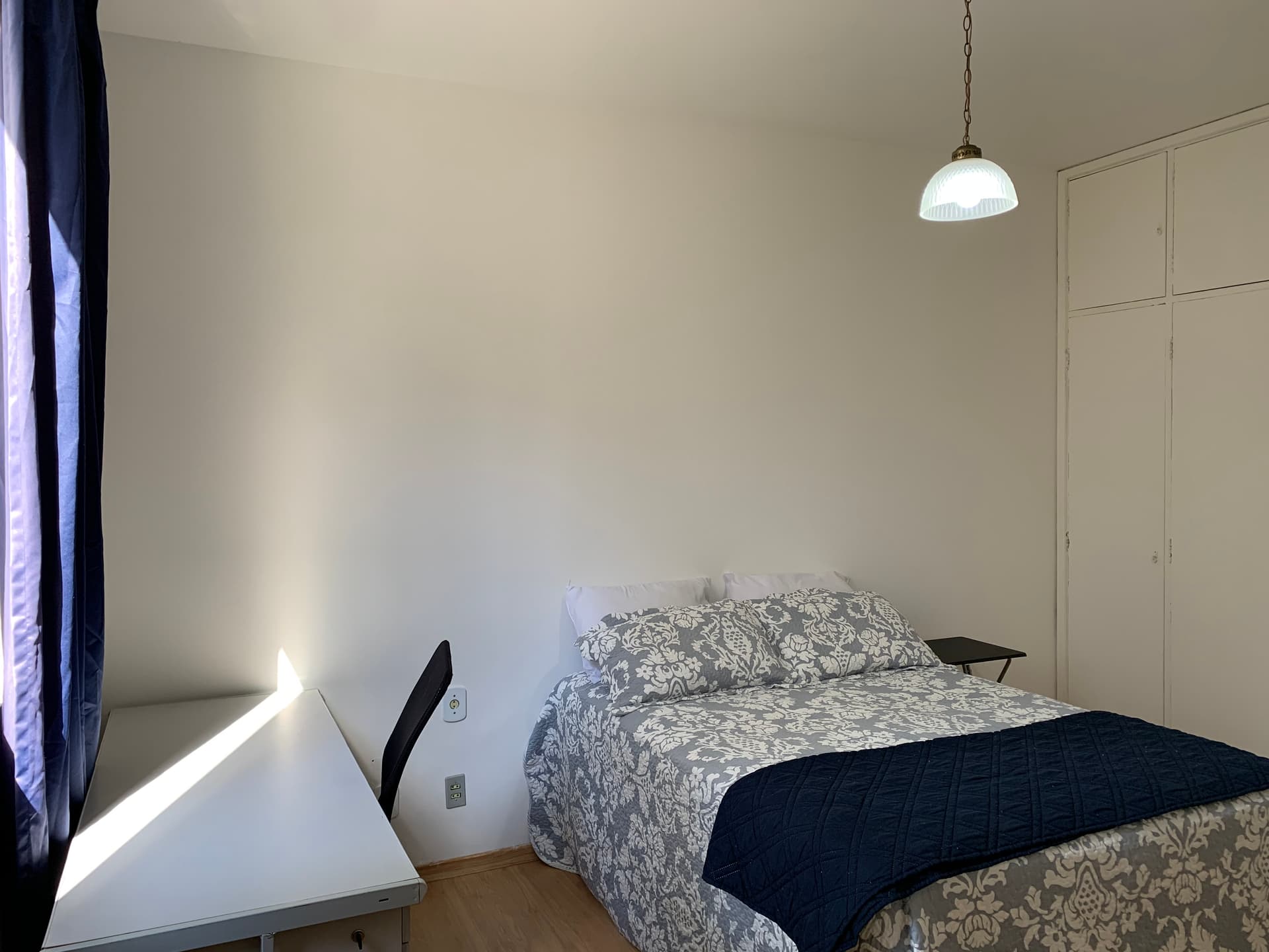 SUÍTE GRANDE SOMENTE PARA MOÇAS - SAVASSI 🌳 - 4