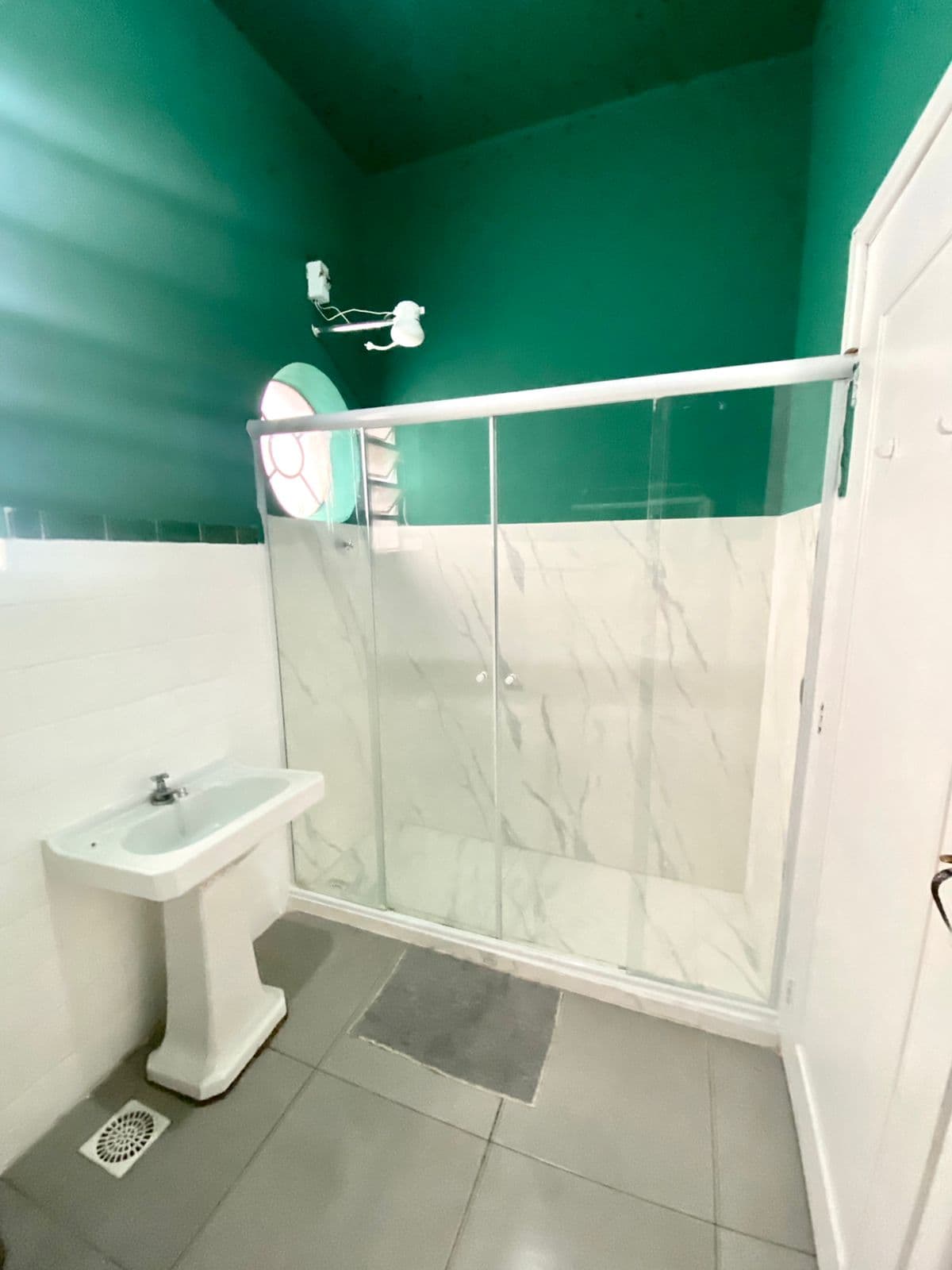 QUARTO NO CENTRO HISTÓRICO DE PORTO ALEGRE - 9