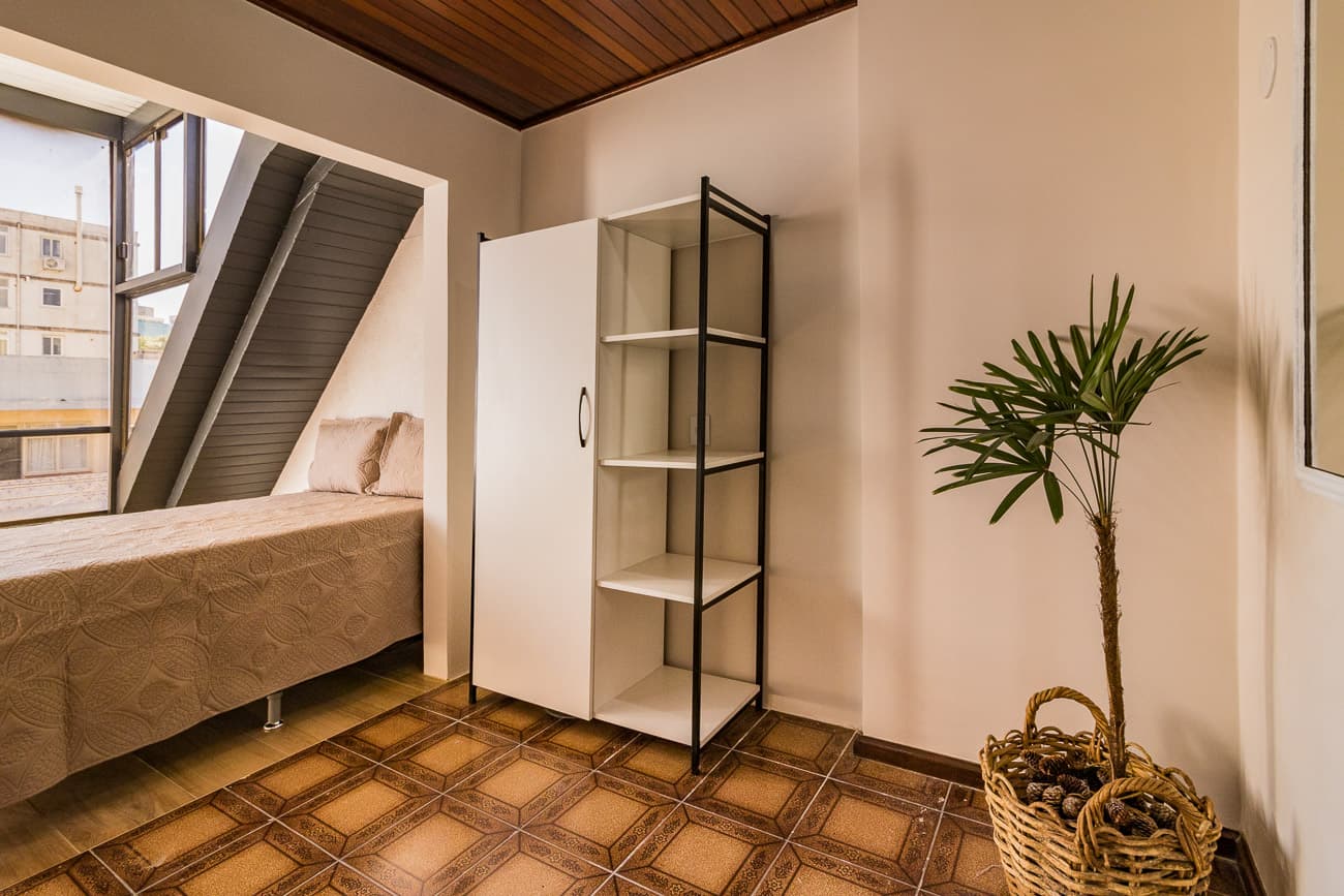 QUARTO no melhor bairro de Porto Alegre: BOM FIM - 2