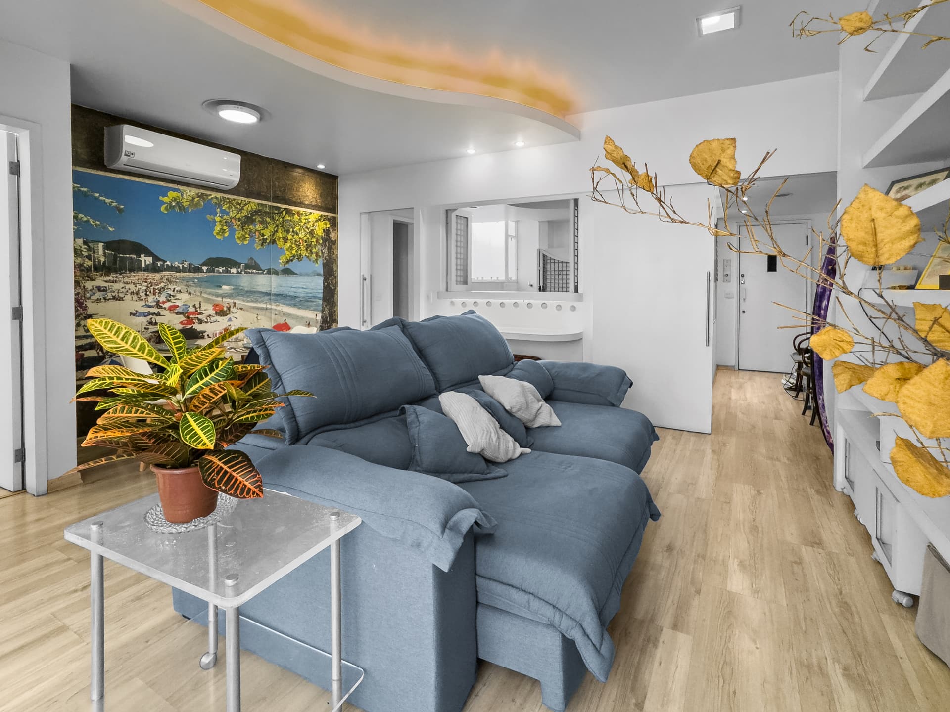 Huge Surf Loft with King Bed + Jacuzzi - 1