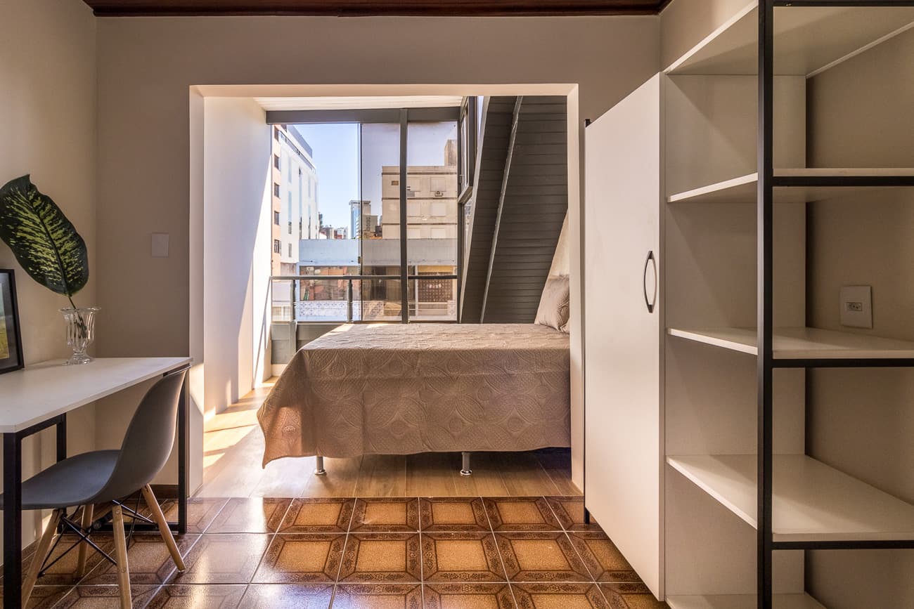 QUARTO no melhor bairro de Porto Alegre: BOM FIM - 1