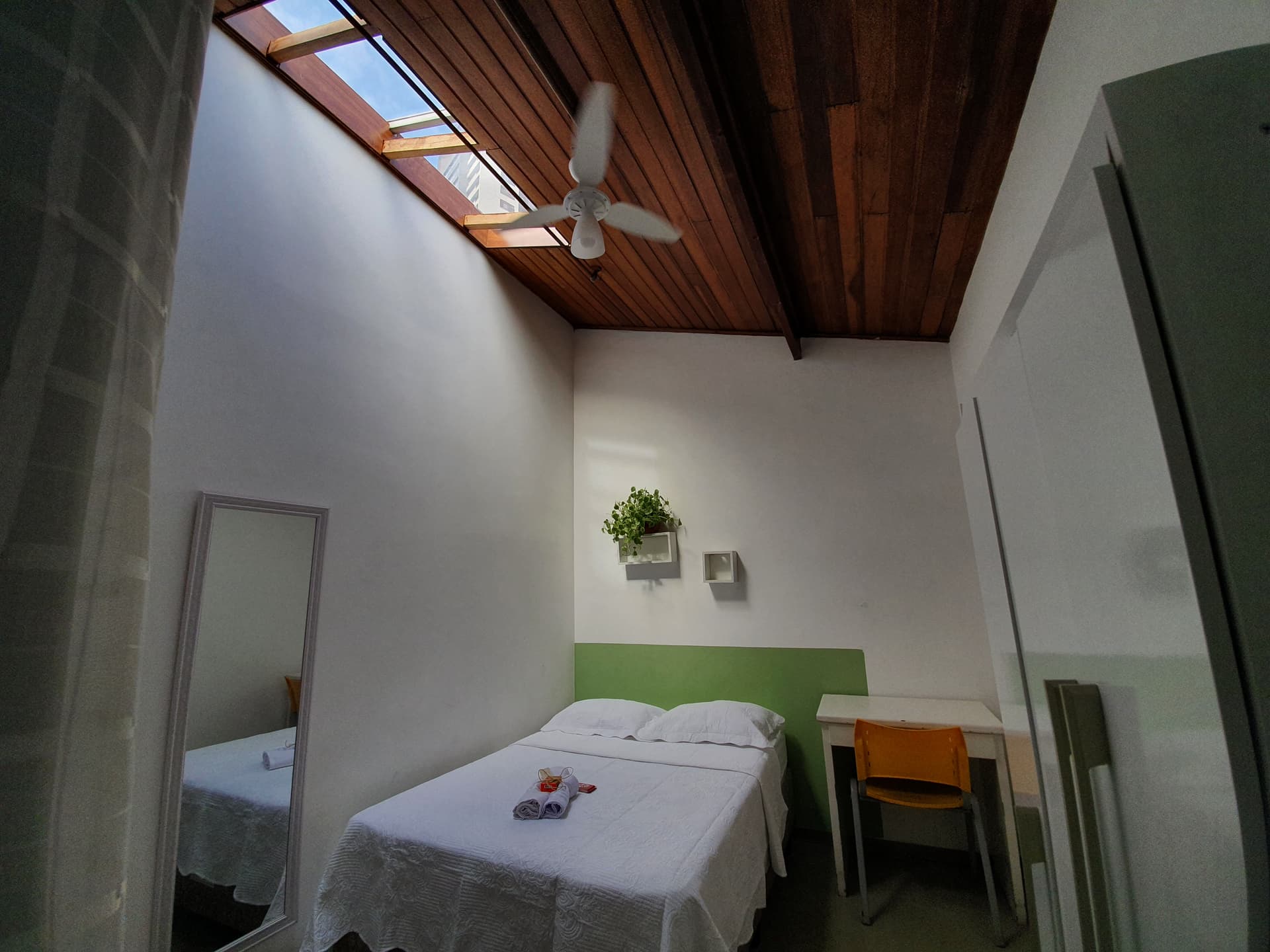 Quarto Claraboia -Av.Bandeirantes- Lokahi Coliving - 1
