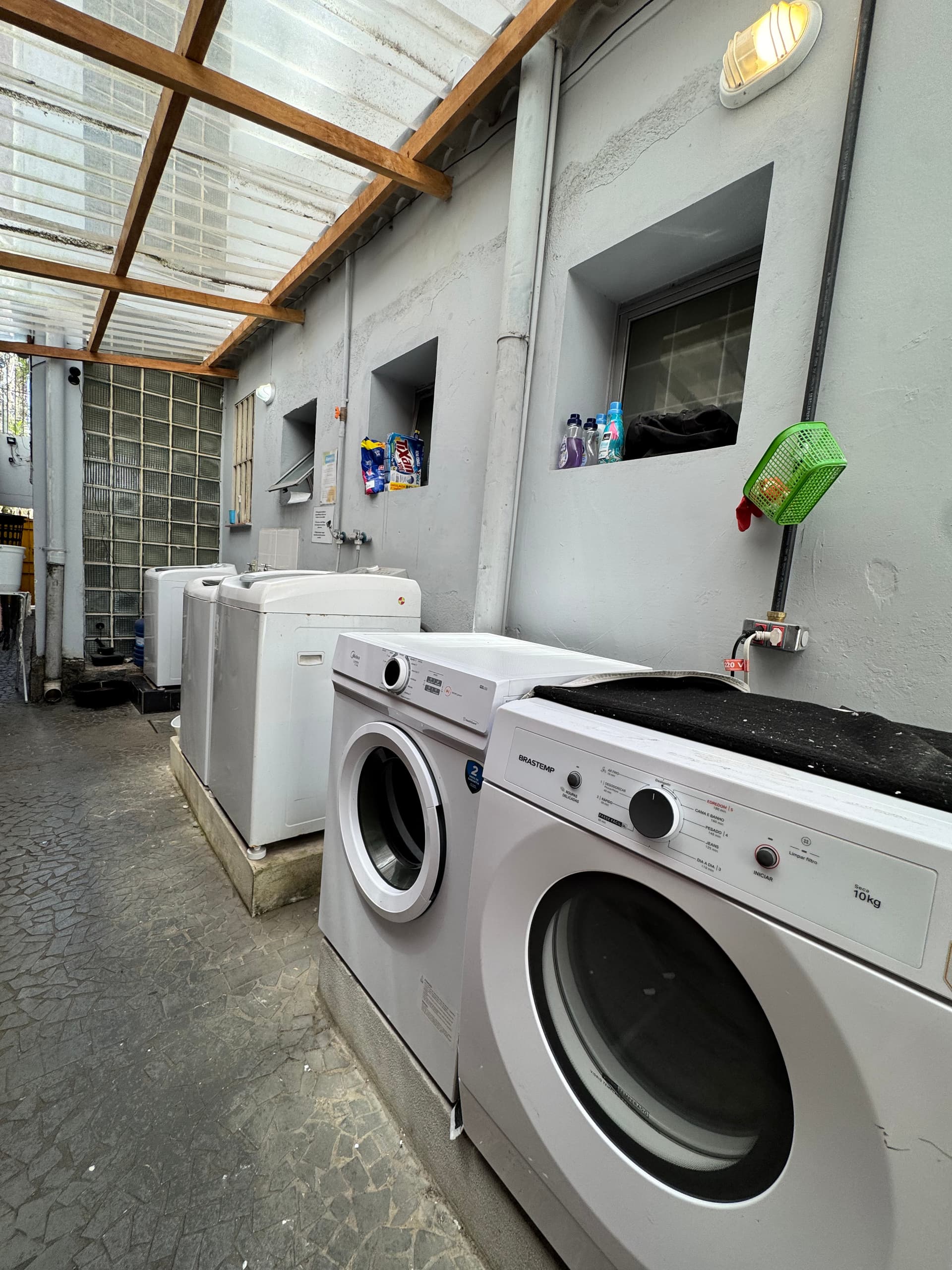 COLIVING FEMININO - METRO BORBA GATO - 1