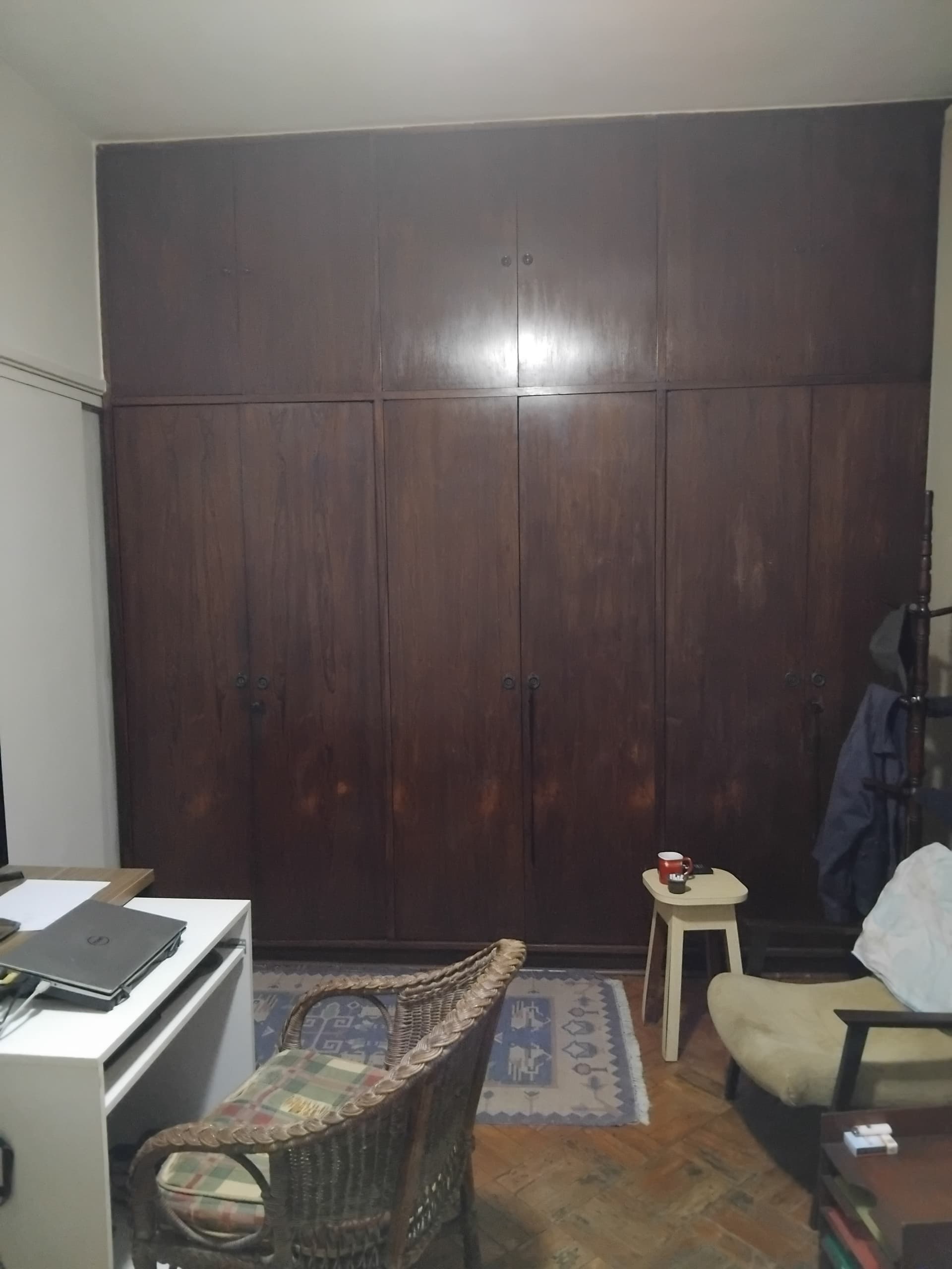 Quarto compartilhado, amplo, banho exclusivo. - 1